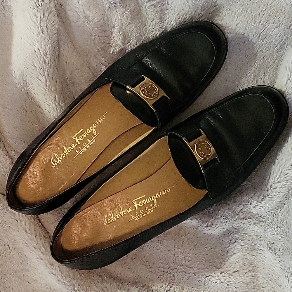 Ferragamo 8 AA Deep Navy/Black Loafer